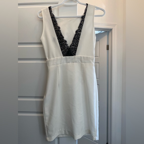 White mini dress - Picture 2 of 5